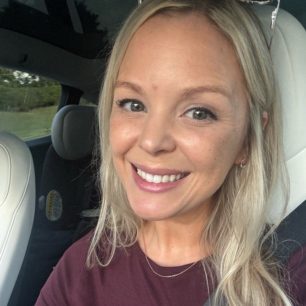 Meet your Posher, Whitney